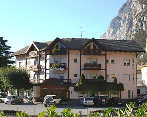 Sarche di Calavino Hotel Ideal מראה חיצוני תמונה