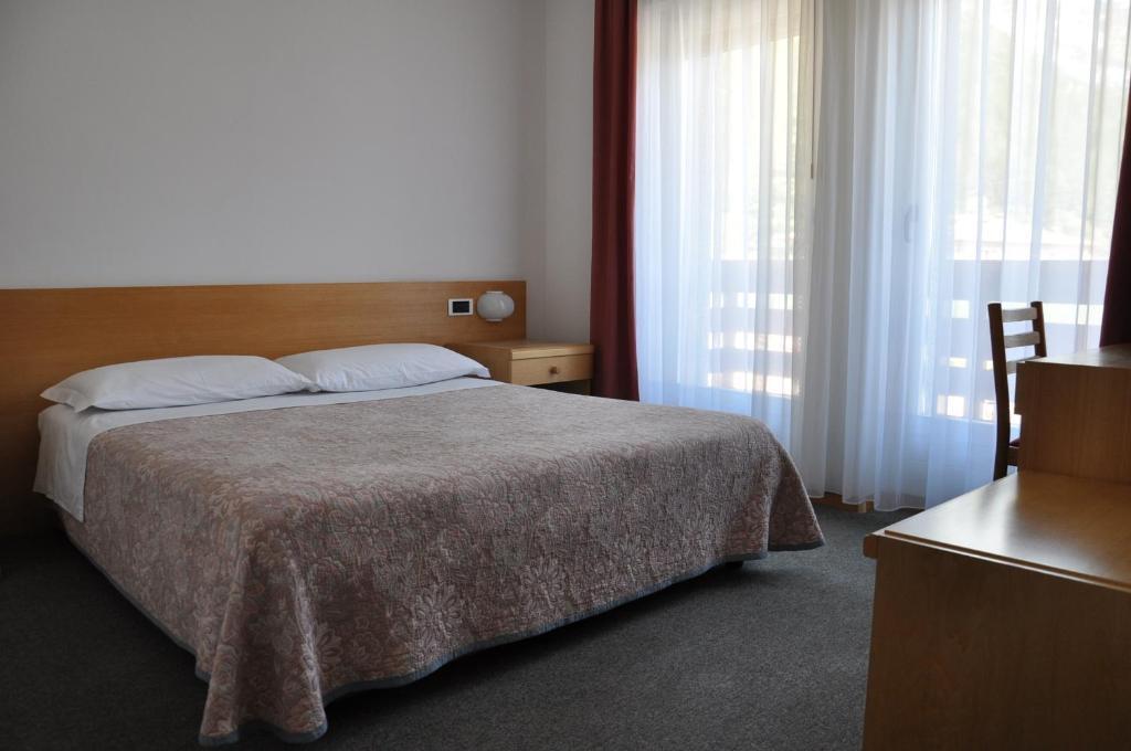 Sarche di Calavino Hotel Ideal חדר תמונה
