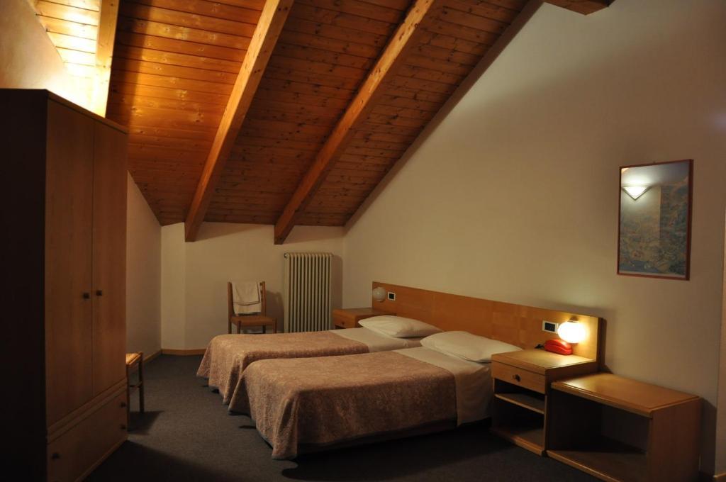 Sarche di Calavino Hotel Ideal חדר תמונה